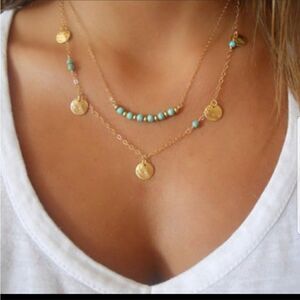 🎉 Host Pick 🎊Two layer Turquoise and Gold Necklace